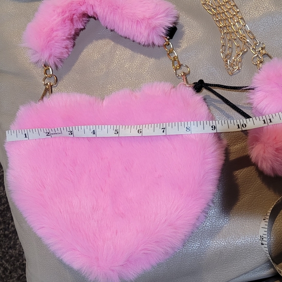 New Valentine's Plush Pink Purse with Gold Crossbody Chain - Picture 4 of 4
